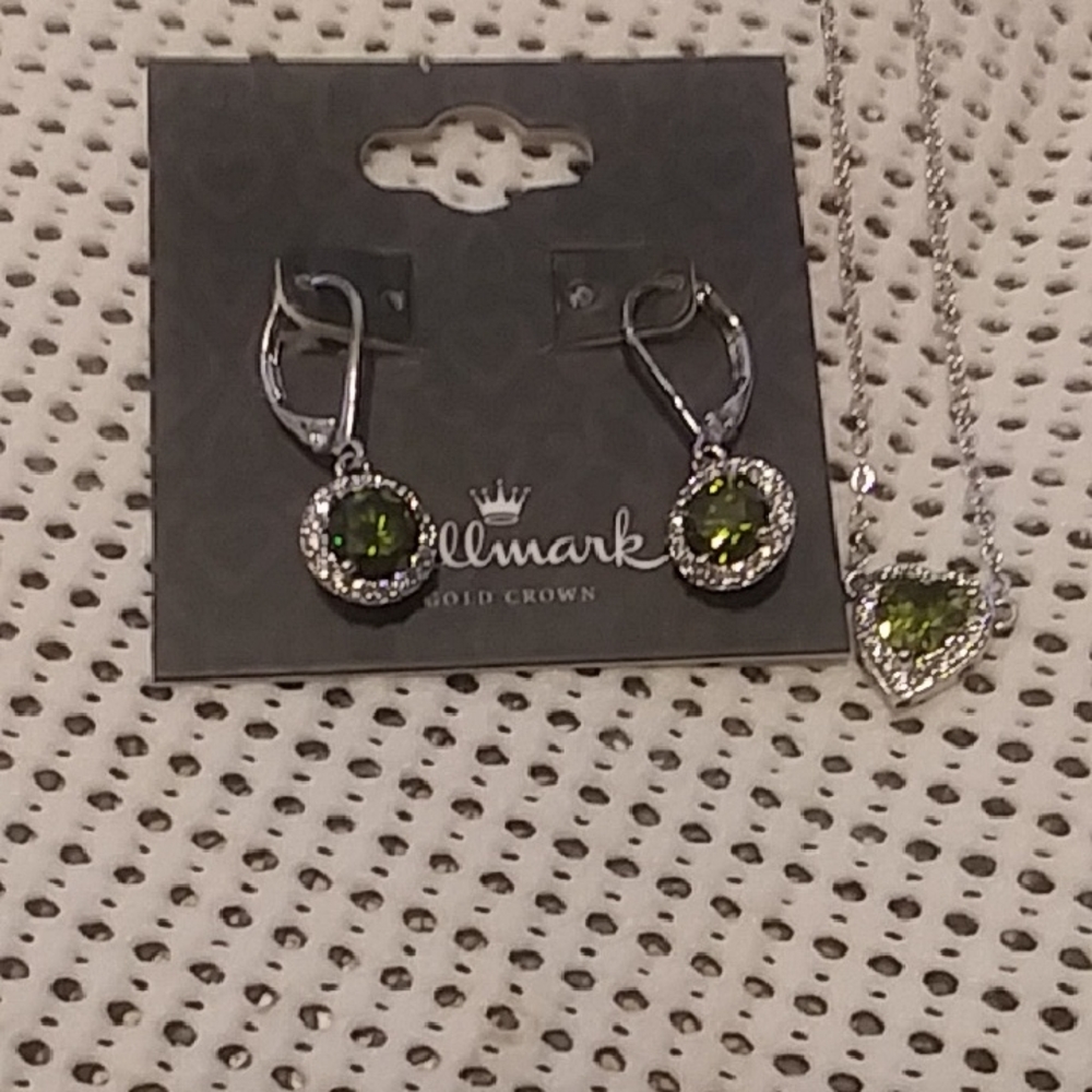 Hallmark Pendant Earring Set